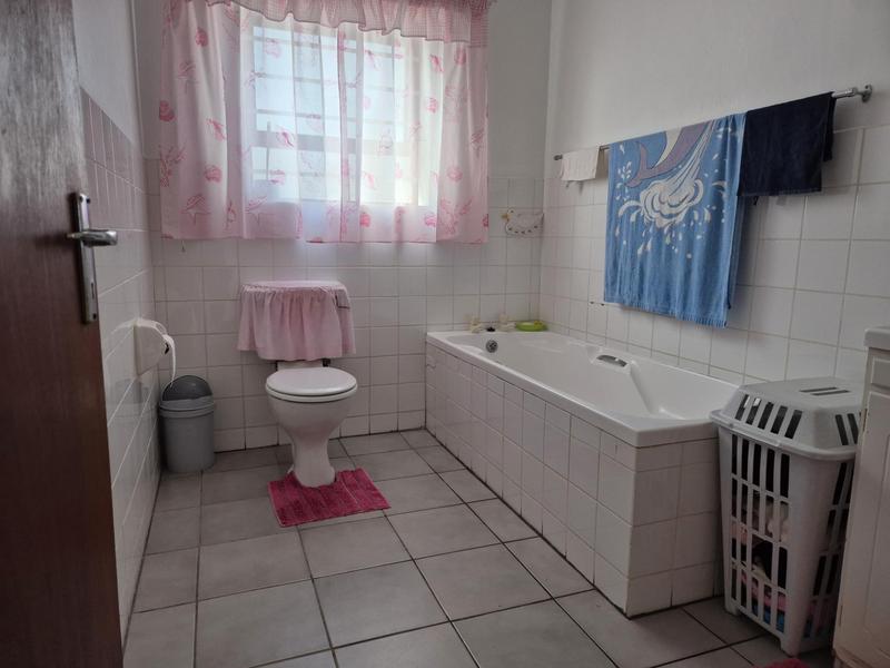 3 Bedroom Property for Sale in Franskraal Western Cape